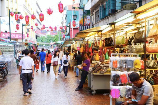クアラルンプールのチャイナタウン「ペタリング・ストリート」