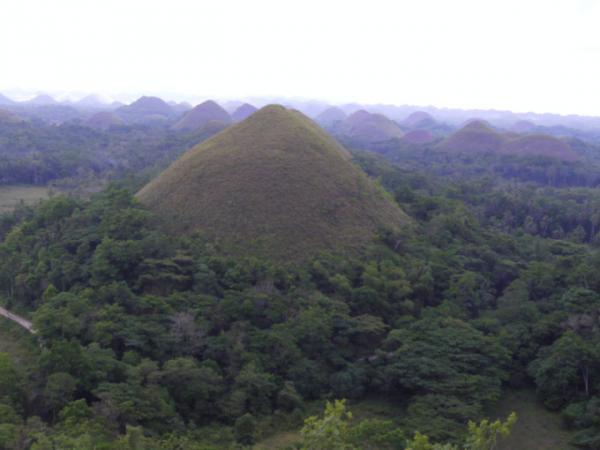 フィリピン、その先の美しき魅惑の島々へ