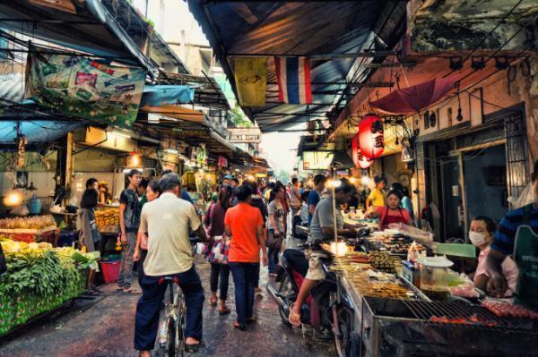 再開発の波に消えゆくバンコクの下町情緒