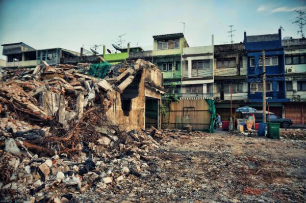 再開発の波に消えゆくバンコクの下町情緒