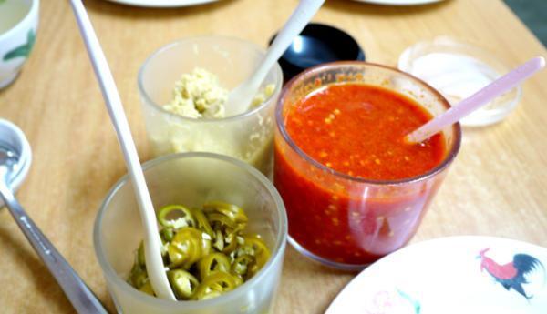 甘めのタレがイイ〜！「威南記海南鶏飯」の王道チキンライス