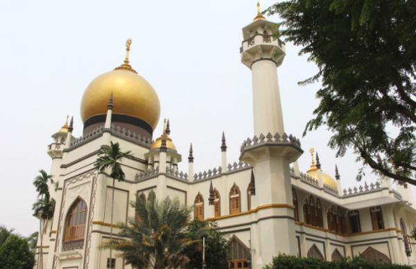 玉葱が味を引き立てる！これぞ老舗イスラム料理店のムルタバ