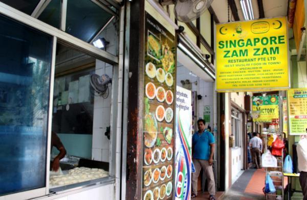 玉葱が味を引き立てる！これぞ老舗イスラム料理店のムルタバ