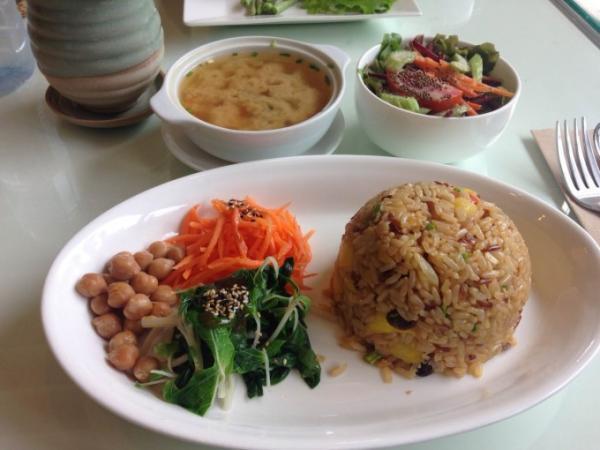 バンコクのオーガニックスーパー併設カフェ「Be Organic」でヘルシーランチ！