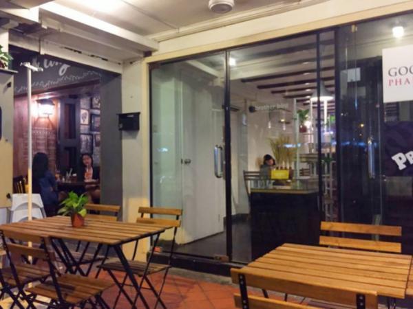 異色美味コンビ！シンガポールのソフトクリーム×ドーナッツカフェ