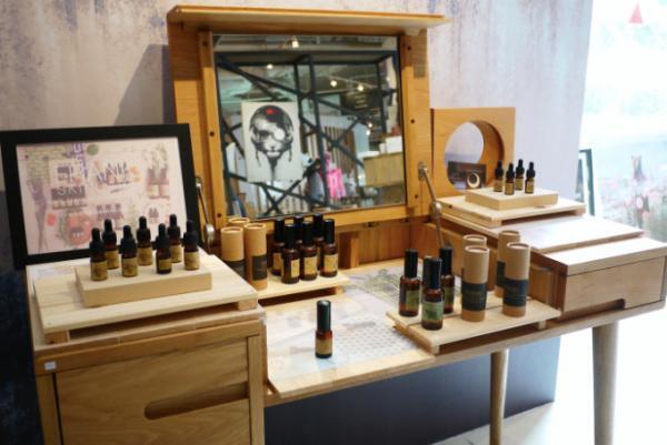 シンガポールの新鋭デザイナーの作品が集結！「Naiise（ナイーズ）」