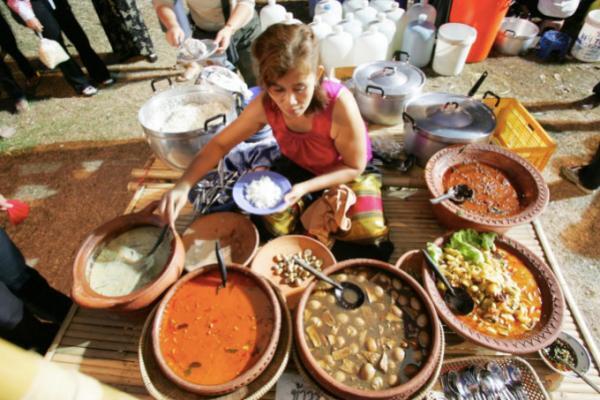 遺跡群を舞台にした圧巻のショーは必見！アユタヤ世界遺産祭り2015