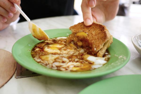 シンガポールの朝食と言えば！カヤトースト名店「ヤ・クン・カヤ・トースト」