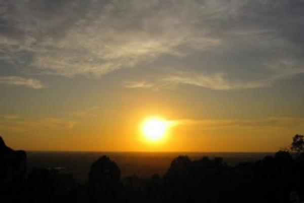 アンコール遺跡群でサンセット鑑賞するなら「プノンバケン寺院」へ