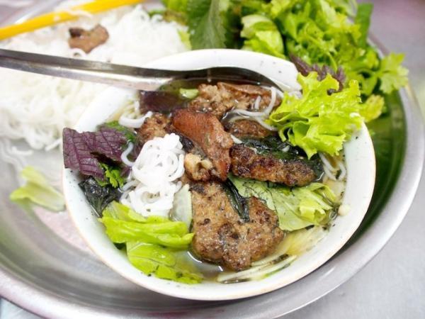 ハノイに来たら絶対食べたい2大麺料理「フォー」「ブンチャー」