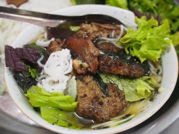 ハノイに来たら絶対食べたい2大麺料理「フォー」「ブンチャー」