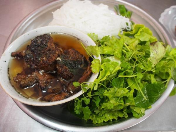 ハノイに来たら絶対食べたい2大麺料理「フォー」「ブンチャー」