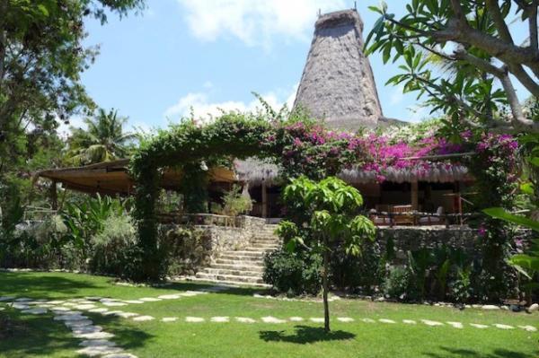 “良心”を満たすリゾート「ニヒワトゥ」へ　〜インドネシア・スンバ島〜