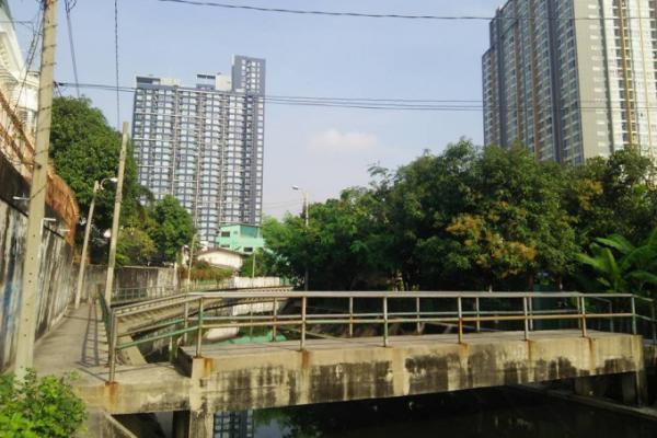 バンコクの中でも、適度なローカル感と利便性が魅力の「オンヌット」