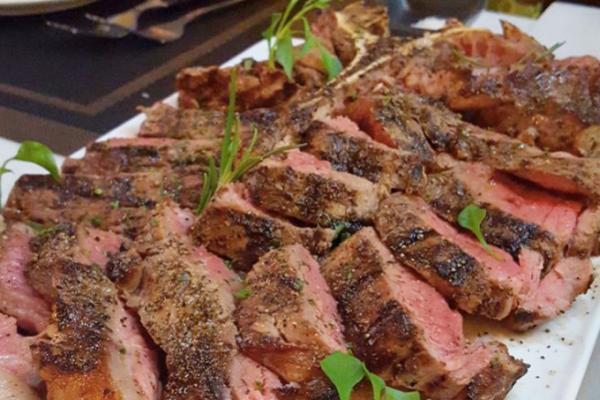 噂の1kgステーキに舌鼓！バンコクの肉系レストラン「Meat Bar 31」