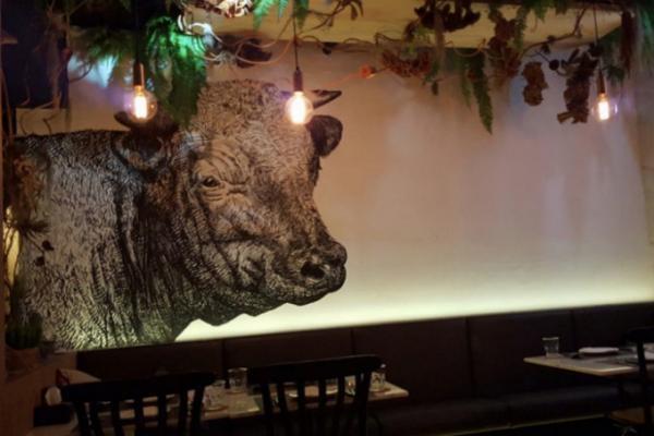 噂の1kgステーキに舌鼓！バンコクの肉系レストラン「Meat Bar 31」