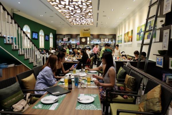 芸能人もお忍びで通う！バンコクで人気の南タイ料理店「Baan ice」