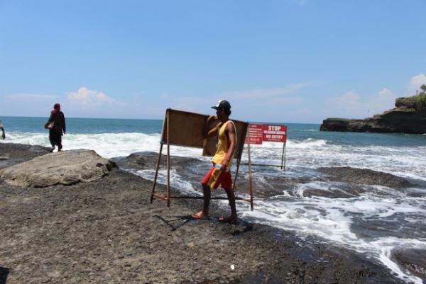 バリのパワースポット！海に浮かぶヒンズー寺院「タナロット寺院」