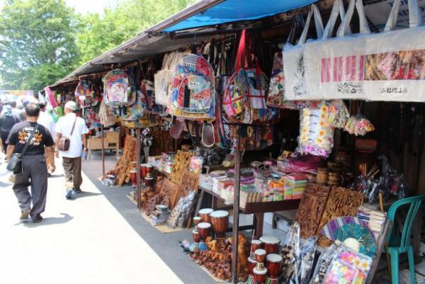 バリのパワースポット！海に浮かぶヒンズー寺院「タナロット寺院」