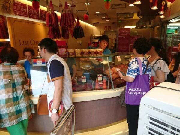 爆発的な長蛇の列を覚悟！シンガポールの中華風ビーフジャーキー人気店