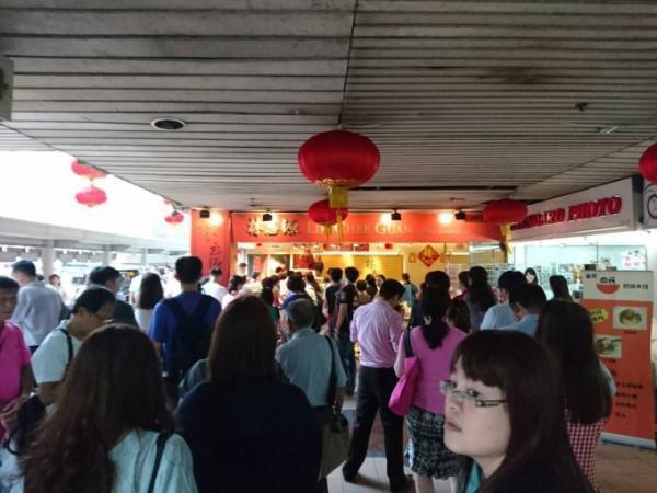 爆発的な長蛇の列を覚悟！シンガポールの中華風ビーフジャーキー人気店