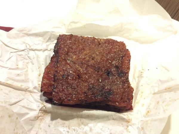 爆発的な長蛇の列を覚悟！シンガポールの中華風ビーフジャーキー人気店