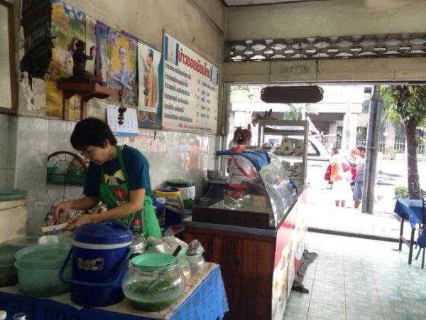 バンコクでカオソーイを食べるならここ！「カオソーイ・チェンマイ」