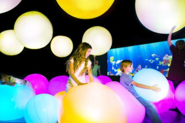 シンガポール「アートサイエンス・ミュージアム」でチームラボ常設展を開始