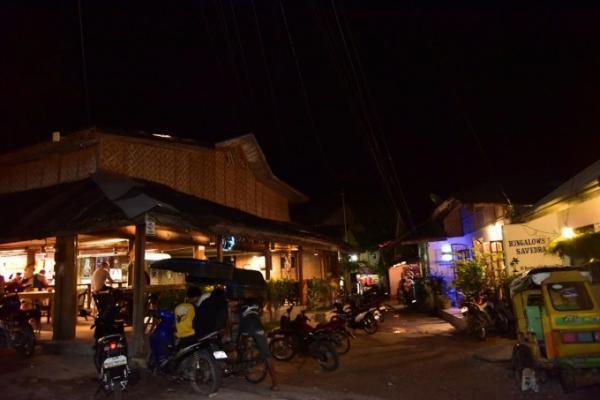 銀一色！まるで雲海のようなフィリピン「モアルボアル」のイワシの群れ