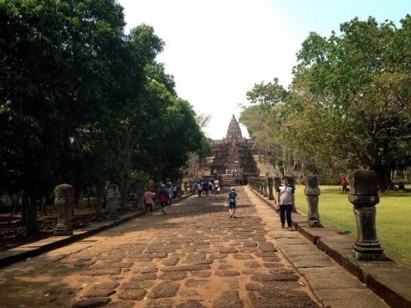 タイ東北部ブリーラムに残るクメール遺跡「パノムルン遺跡」