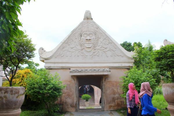 華麗なる水の宮殿！ジョグジャカルタ「タマンサリ」