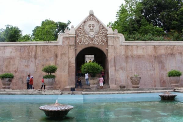 華麗なる水の宮殿！ジョグジャカルタ「タマンサリ」