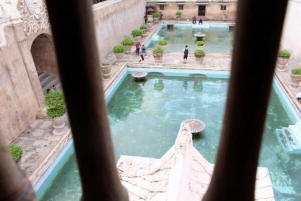 華麗なる水の宮殿！ジョグジャカルタ「タマンサリ」