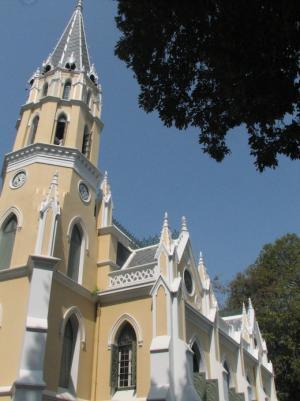 謎多き、タイ寺院の不思議な乗り物