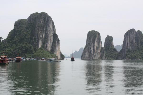 ハノイから日帰りで行くベトナムの世界遺産「ハ・ロン湾」