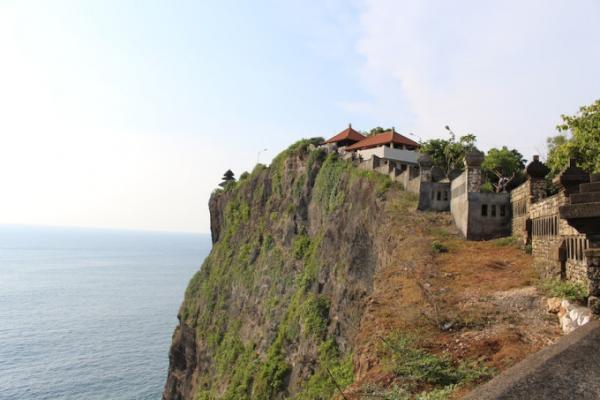 絶景夕日スポットで観るバリ伝統舞踊「ケチャッ」［動画あり］