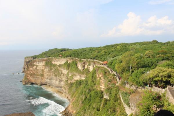 絶景夕日スポットで観るバリ伝統舞踊「ケチャッ」［動画あり］