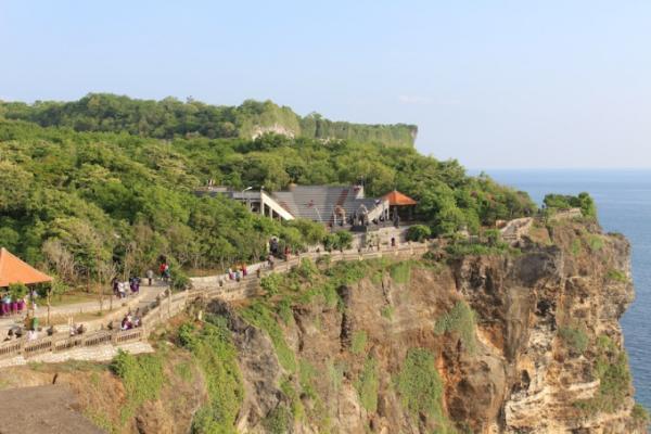 絶景夕日スポットで観るバリ伝統舞踊「ケチャッ」［動画あり］