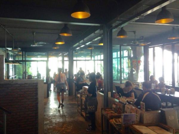 バンコクから1時間半！港町シラチャで楽しむ海の幸