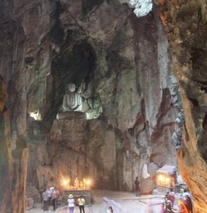 ダナンの聖地！大理石の山「五行山（マーブル・マウンテン）」