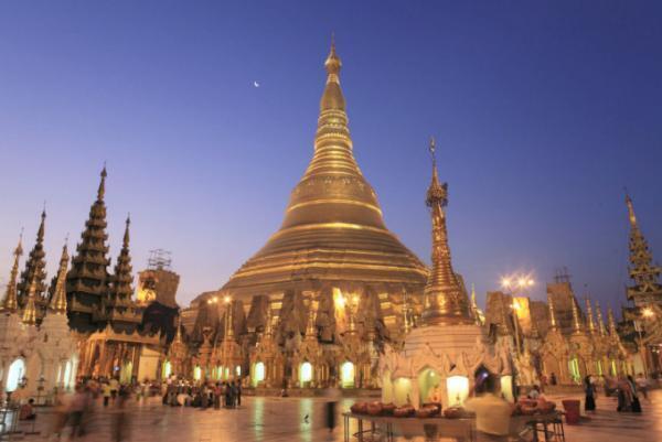 ミャンマー最大の聖地！ヤンゴンの黄金寺院「シュエダゴン・パゴダ」