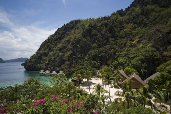 フィリピン「エルニド」で水上コテージ滞在＆豊かな海でダイビング