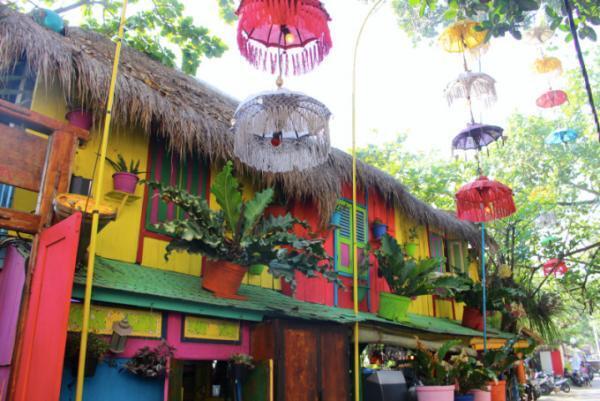 バリで人気のカラフルで陽気なビーチバー！「La Plancha Bali」