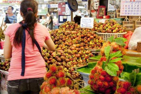 フードコートも人気！タイの高級生鮮市場「オートーコー市場」