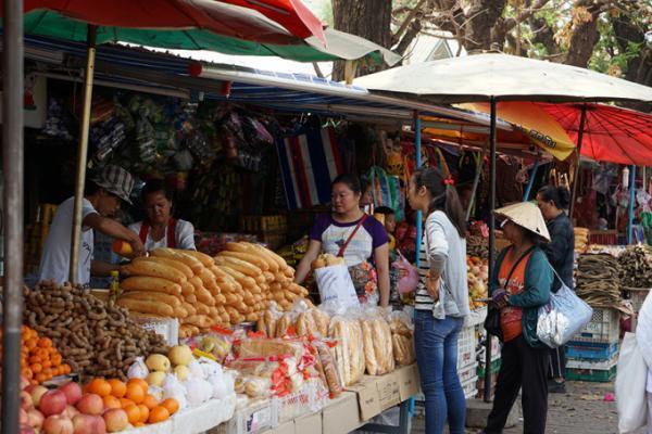 ウドンタニーから国境を越えてラオスの首都ビエンチャンへ
