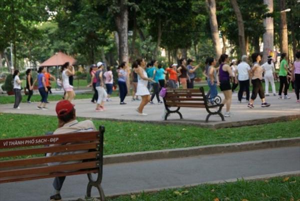 野外ジムでひと汗かいてフォー食べる！ベトナム式健康生活のススメ