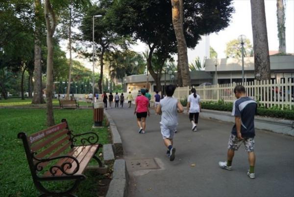 野外ジムでひと汗かいてフォー食べる！ベトナム式健康生活のススメ