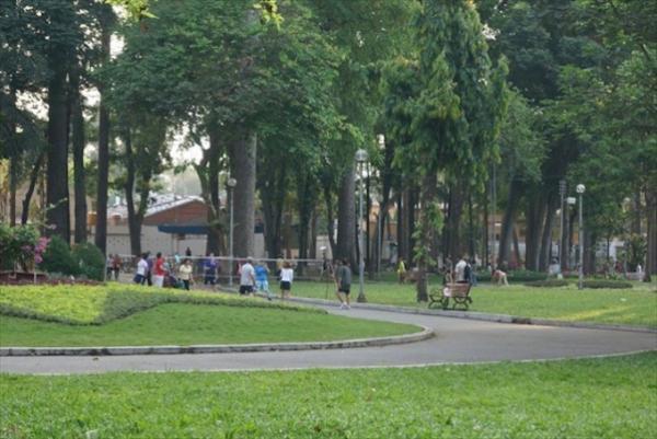 野外ジムでひと汗かいてフォー食べる！ベトナム式健康生活のススメ