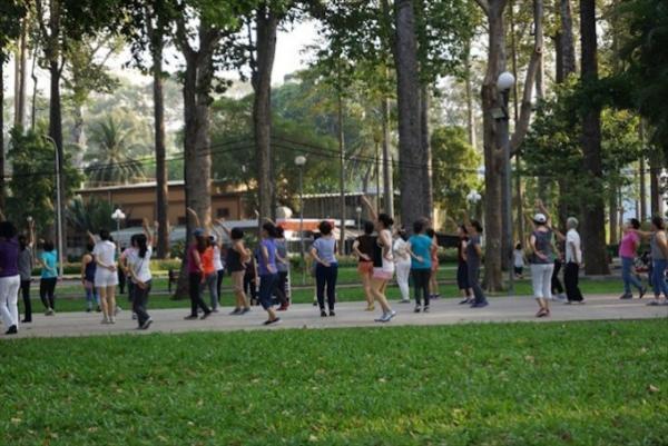 野外ジムでひと汗かいてフォー食べる！ベトナム式健康生活のススメ