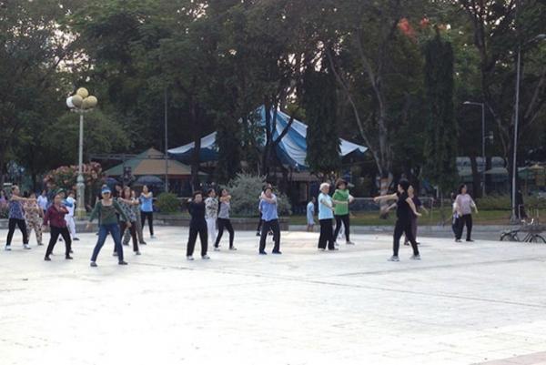 野外ジムでひと汗かいてフォー食べる！ベトナム式健康生活のススメ